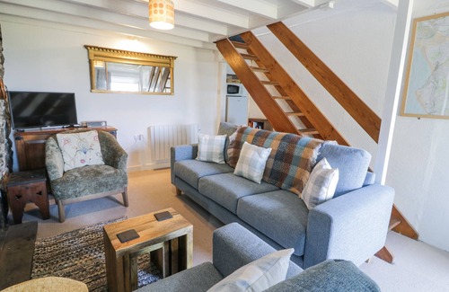 Harlech Cottage | PEN Y BRYN BACH, pet friendly, country holiday cottage in Harlech