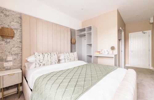 Treorchy Hotel | Pencelli Hotel