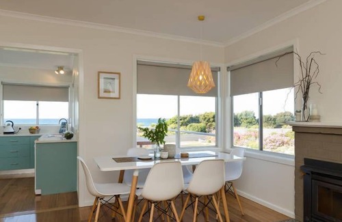 Penguin House | Penguin Beach House - seaside getaway