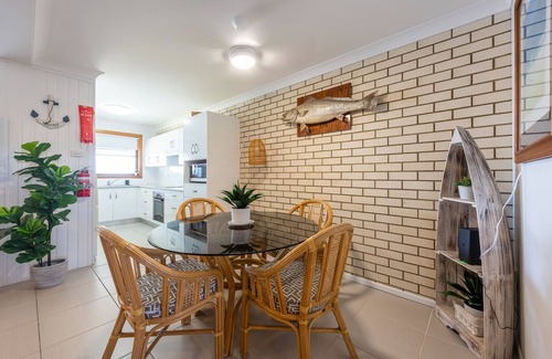 Yamba Apartment | Peninsula Court 5, Watch the dolphins frolic