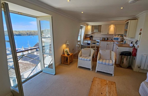 St. Mawes Cottage | Pennant - an apartment that sleeps 4 guests in 2 bedrooms