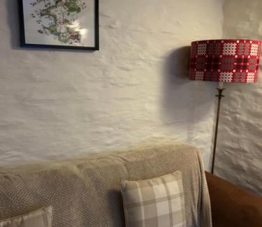 Mynachlogddu House | Penrallt-Fach Traditional Welsh cottage Pembrokeshire