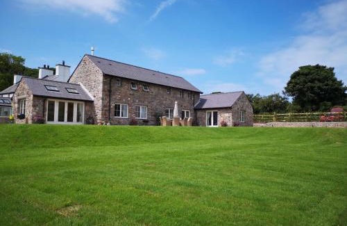 Dulas House | Penrhyn Barn