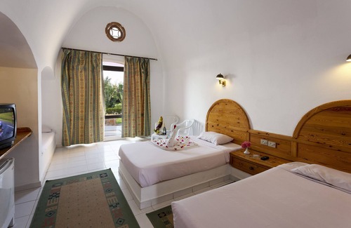 El Quseir Hotel | Pensee Royal Garden Beach Resort