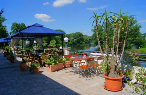 Weissenfels House | Pension Bootshaus