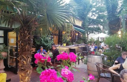 Zehlendorf House | Pension Der Kretaner