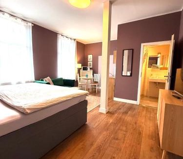 Fehrbellin House | Pension im historischem Bahnhof in Fehrbellin kein Frühstück