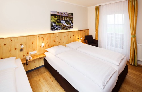 Nussbach House | Pension Jageredt