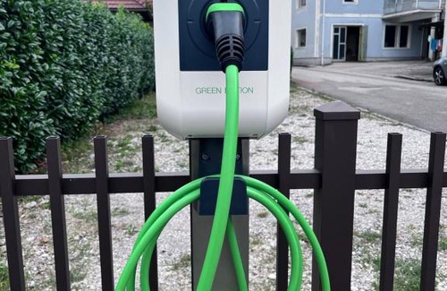 Offenhausen House | Pension Kinzl mit E-Ladestation