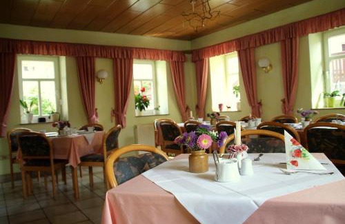 Kromsdorf House | Pension Lindenhof