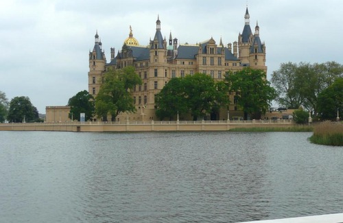 Raben Steinfeld Hotel | Pension Rabennest