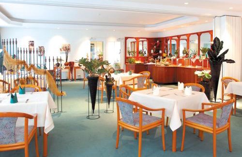 Raben Steinfeld Hotel | Pension Rabennest
