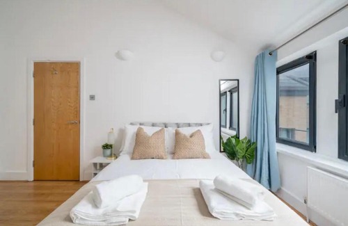 Luton Apartment | Penthouse