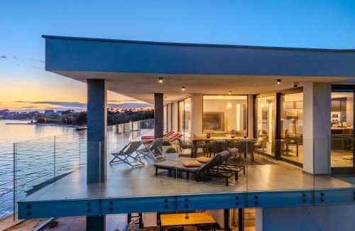 Privlaka Apartment | Penthouse Jimmys Beach Privlaka, Wahnsinns Blick und beheiztem Pool