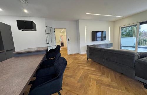 Bielefeld Apartment | Penthouse mit großer Terrasse Parkplatz und WLAN in exklusiver Lage am Hellweg