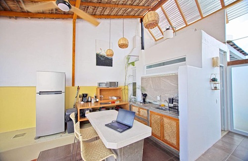 Rinconada Apartment | Penthouse - Optic Fiber, King Bed, AC & Pool