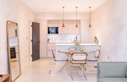 Fulham Broadway Apartment | Penthouse Peaceful 2 Bed Fulham West Kensington