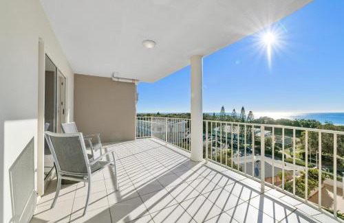 Mudjimba Apartment | Penthouse - Private Rooftop Spa