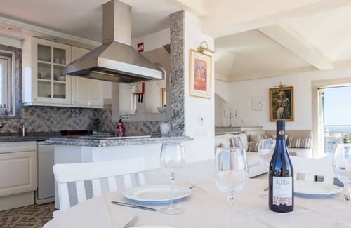 Santa Maria Maior Apartment | Penthouse Terrace 360º Lisbon View by LovelyStay