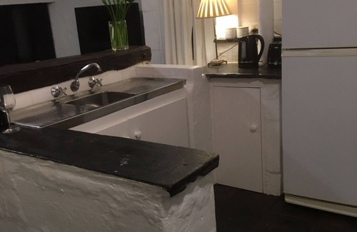 Upper Wakefield Cottage | Peppertree Cottage in a beautiful Rural Setting