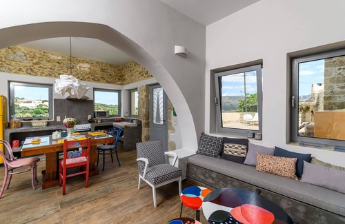 Sitia House | Pera Chorio - Daphne: Artist's stone house with countryside views