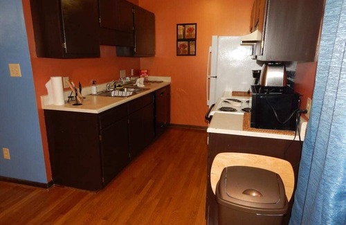 Fayetteville House | Perfect Fayetteville Stay-cation in Cozy 2-Bed, 2-Bath Townhome