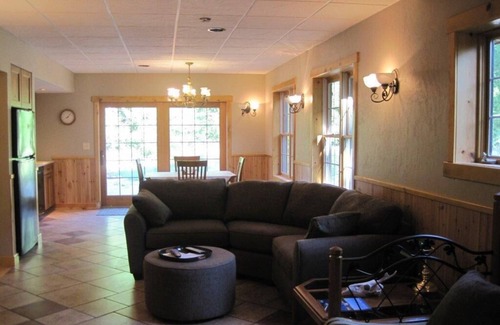 Fish Creek House | Perfect For Family Reunions/Weekend Getaways/Large Groups. A hidden oasis!
