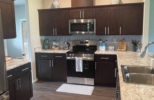 Fayetteville House | Perfect Game Day & Parents Weekend! Spacious 4-Bedroom -Just 8 Minutes from UARK