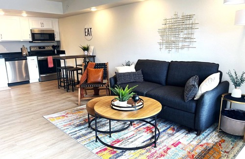 Downtown Branson Condo | Perfect Location | Indoor Pool + Gym Access
