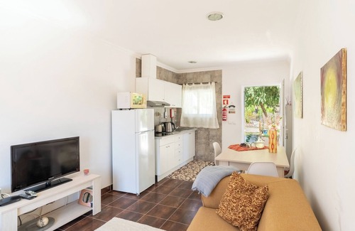 Barrancosas Cottage | Perfect Retreat- Country House with Pool and Barbecue in the Montada Forest