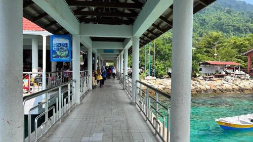 Kampung Pasir Hantu Hostel | Perhentian Asma