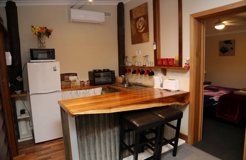 Jamieson Cottage | Perkins Place Tulip Cottage