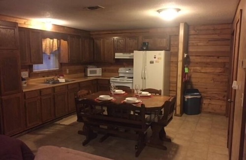 Broken Bow Cabin | Persimmon Place is a 2 Bedroom Log Cabin at the Whip Poor Will Resort.