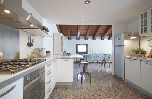 Peschiera del Garda City Centre Apartment | Peschieraloft - Two Bedroom Apartment, Sleeps 6