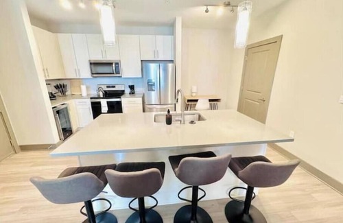 Florida Central Atlantic Coast Apartment | Pet-Friendly, 15 Min to Parks, King Bed, Amenities