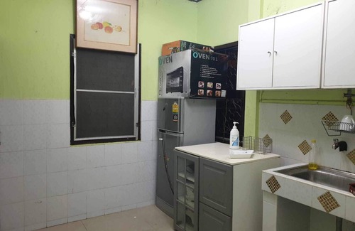Mueang Samut Prakan District House | Pet-friendly 4-bedroom house near Bangkok Train-private highspeed WiFi workspace