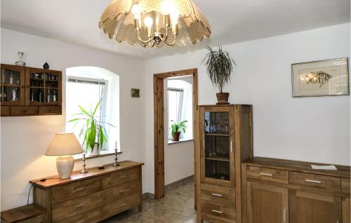 Halsbach Apartment | Pet Friendly Apartment In Freiberg