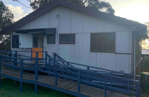 Ventnor House | Pet friendly BeachShack w/Ocean View and Access