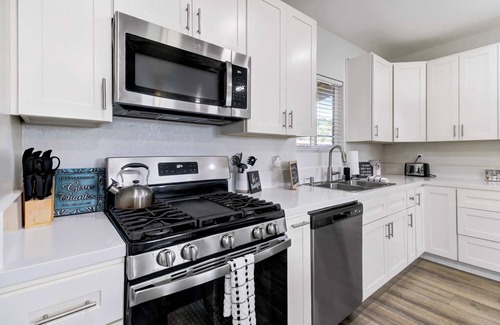 Loomis House | Pet-Friendly Country Retreat w/W&D, Single-Story