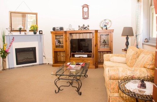 Kimba House | pet friendly Family accommodation min 2 nights