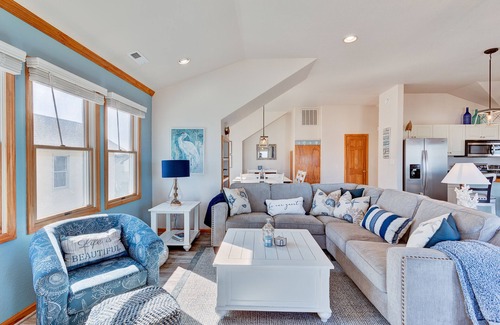 Kitty Hawk House | Pet Friendly Family Rental with rec room, private pool, and hot tub.
