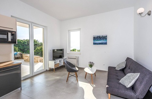 Lun House | Pet friendly home in Lun