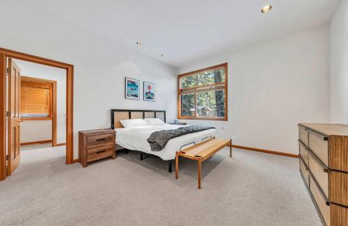 Alpine Meadows House | Pet-Friendly Home, Deck, 1 Mile to Alpine Meadows