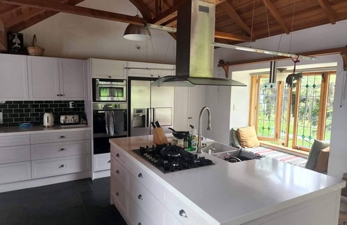 Mangonui House | Pet friendly Luxury Accommodation with private Pool and Jetty