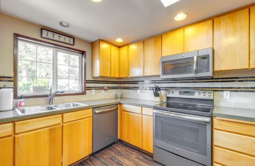 Ocean Park House | Pet-Friendly Ocean Park Rental with Outdoor Fire Pit