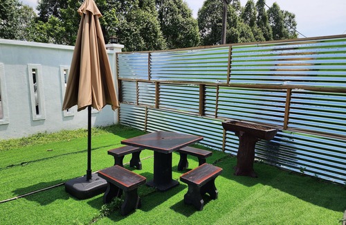 Ss 4 House | Petaling Jaya Kelana Jaya Spacious 4-bedroom townhome with AC, WiFi, Netflix