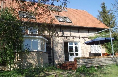 Metzelthin House | Peter Lassau Modern retreat