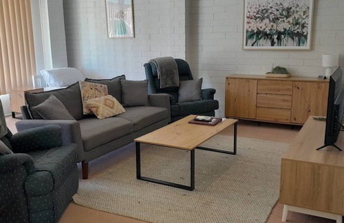 Peterborough Hotel | Peterborough Motel