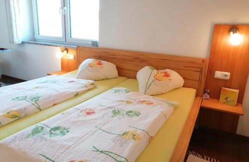 Mauthausen House | Peterseil's Radl Zimmer