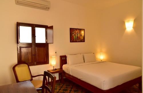 White Town Hotel | Petit Palais